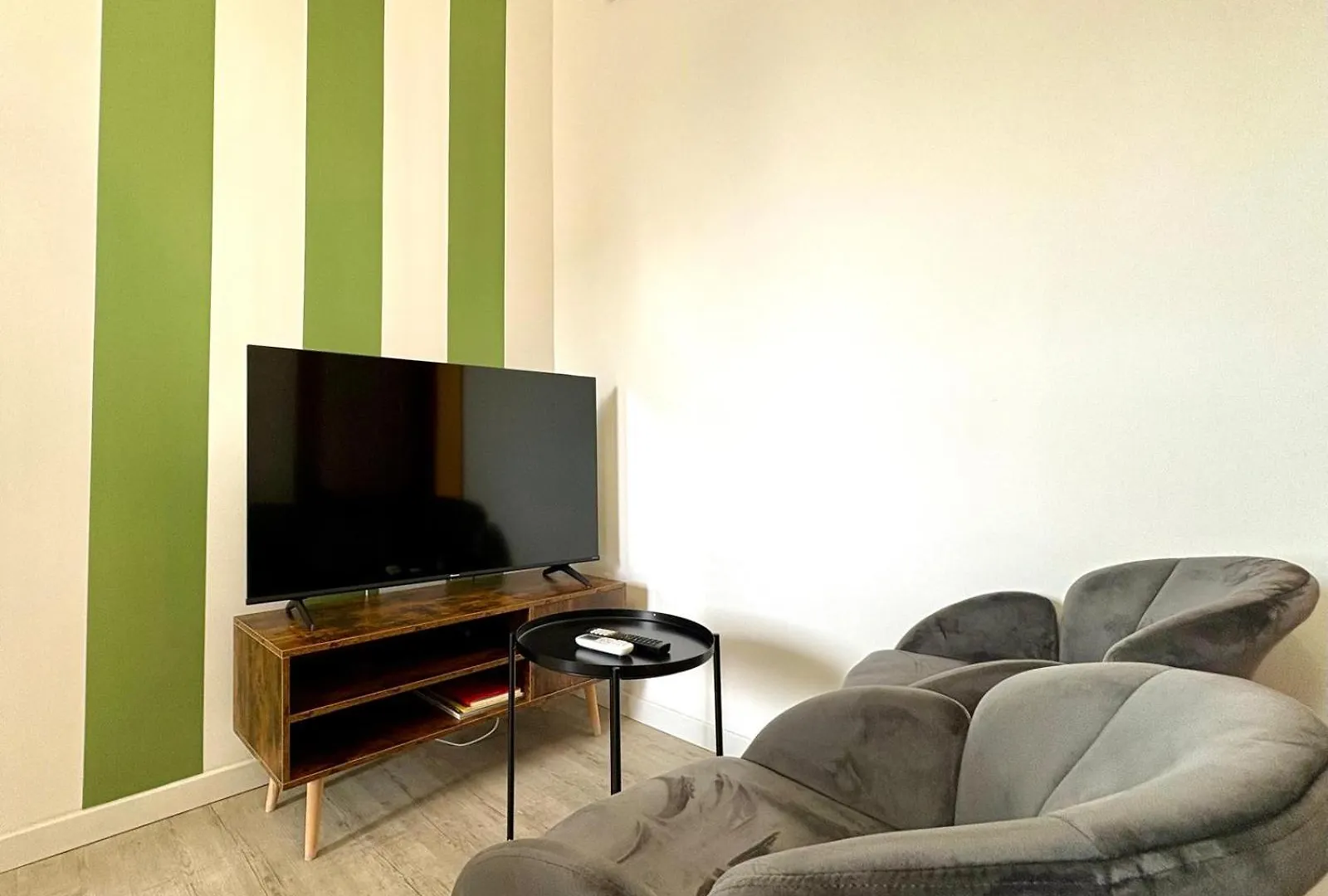 Apartment-Navigli-House Of Mirrors Milan