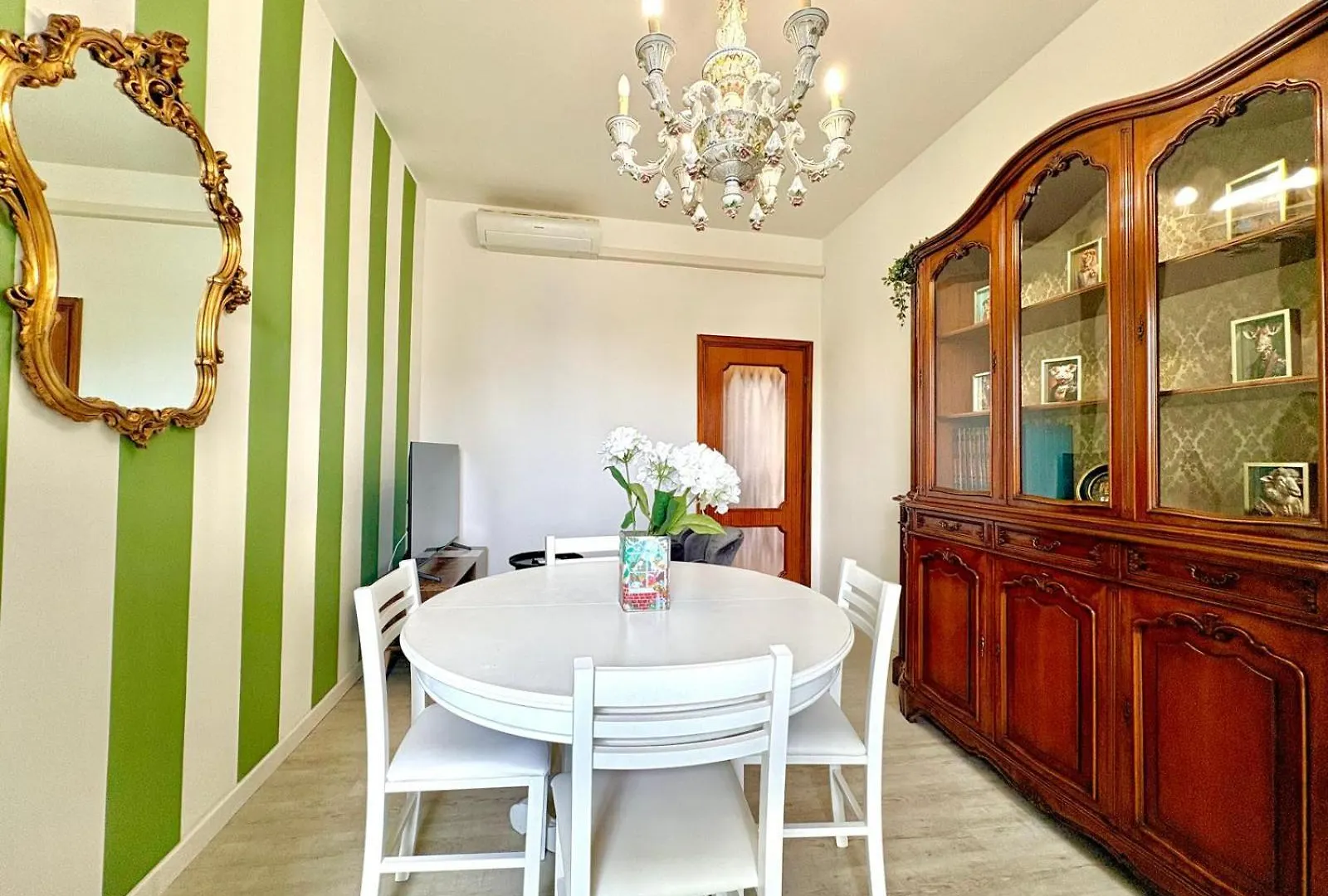 Apartment-Navigli-House Of Mirrors Milan