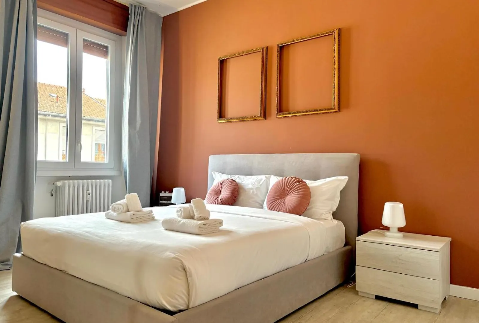 Apartment-Navigli-House Of Mirrors Milan